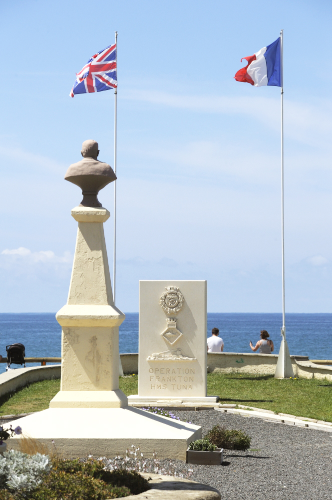 La stèle commémorative de l'Opération Frankton