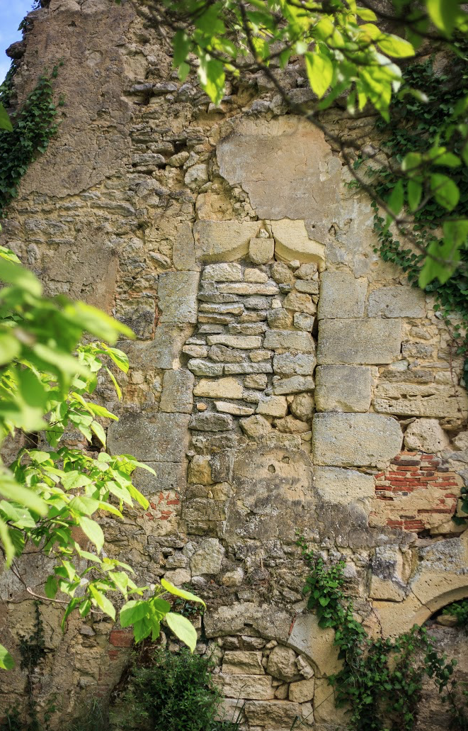 Ruines de l'ancienne maison noble de Gadeau